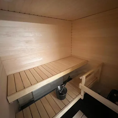 Cozy Two Bedroom With Sauna, Garden And Terrace