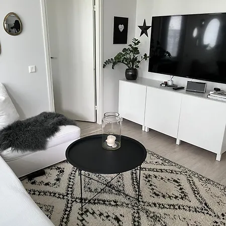 Cozy Two Bedroom With Sauna, Garden And Terrace * Espoo